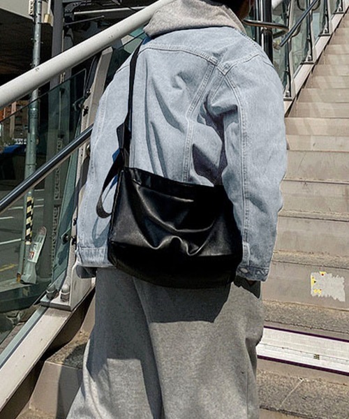 Miniministore(ミニミニストア)の「オーバーサイズ デニムジャケット メンズ(デニムジャケット・メンズ・インディゴブルー/サックスブルー/ブラック/チャコールグレー・FREE)」の21枚目の写真