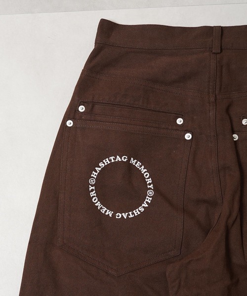 #MEMORY(メモリー)の「【MEMORY】サークルロゴ刺繍 ボタンフライ ワイドパンツ / Wide-leg pants with embroidered club logo and button fly(デニムパンツ・メンズ・ブラウン/ブラック・L/M/S)」の18枚目の写真
