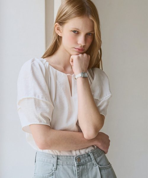 SLOWLOLLI（スローローリ）の「Tuck detail blouse_2 Colors（シャツ/ブラウス・レディース・アイボリー/チャコールグレー・FREE）」の4枚目の写真