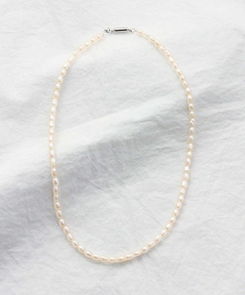 fig Ｌondon（フィグロンドン）の「_petit pearl necklace（ネックレス・レディース・ホワイト・FREE）」の8枚目の写真