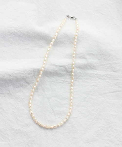 fig Ｌondon（フィグロンドン）の「_petit pearl necklace（ネックレス・レディース・ホワイト・FREE）」の9枚目の写真