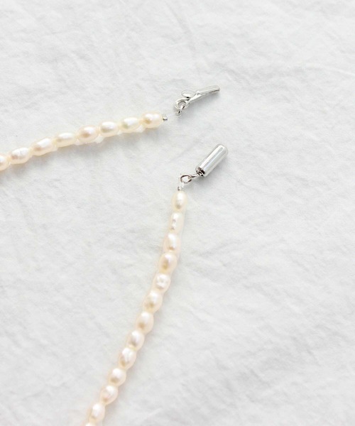 fig Ｌondon（フィグロンドン）の「_petit pearl necklace（ネックレス・レディース・ホワイト・FREE）」の10枚目の写真