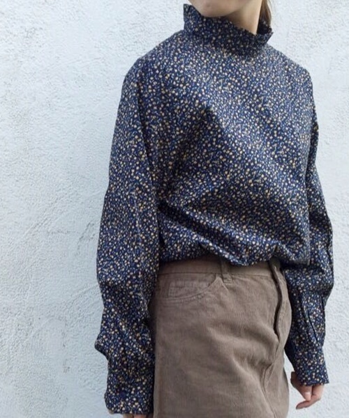 Kastane（カスタネ）の「ハイネックBL（シャツ/ブラウス・レディース・オフホワイト/ベージュ/ネイビー・FREE）」の3枚目の写真