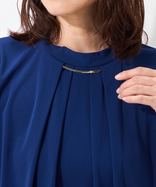 GALLORIA(ギャローリア)の「【吸汗速乾・接触冷感】パーツ付タックプルオーバー(Tシャツ/カットソー・レディース・ネイビー/ブルー/ライトグレー・LL/L/S/M)」の7枚目の写真