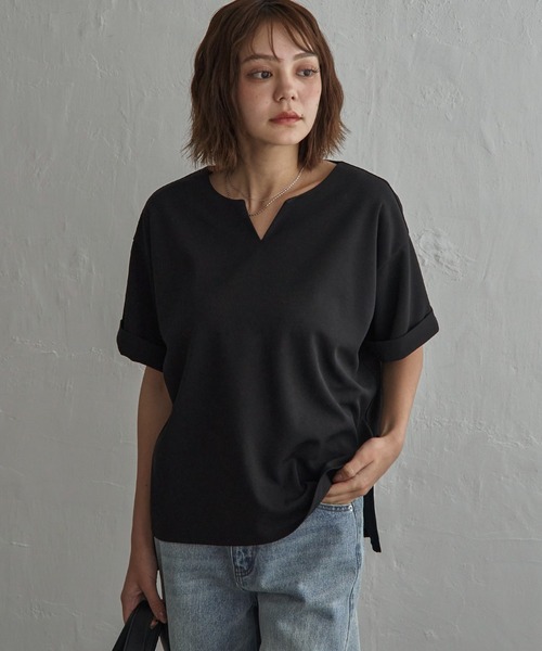 notch.(ノッチ)の「カットジョーゼットキーネックT(Tシャツ/カットソー・レディース・オフホワイト/ブラック・M)」の1枚目の写真