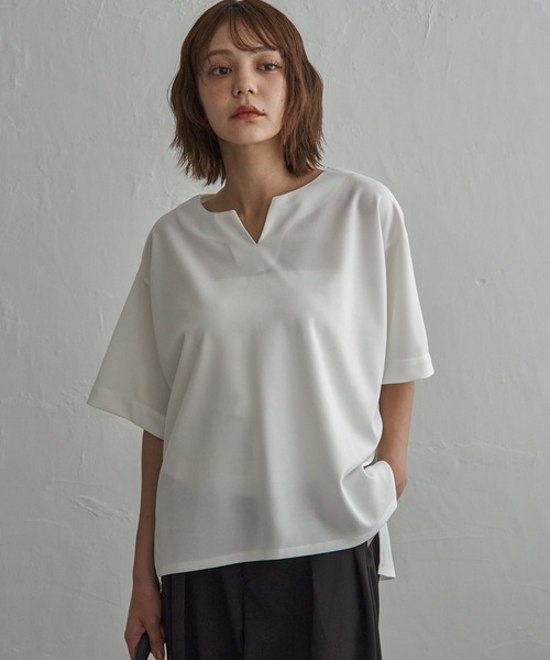 notch.(ノッチ)の「カットジョーゼットキーネックT(Tシャツ/カットソー・レディース・オフホワイト/ブラック・M)」の3枚目の写真