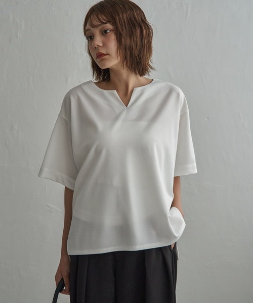 notch.(ノッチ)の「カットジョーゼットキーネックT(Tシャツ/カットソー・レディース・オフホワイト/ブラック・M)」の4枚目の写真