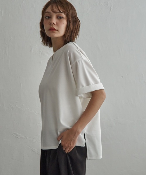 notch.(ノッチ)の「カットジョーゼットキーネックT(Tシャツ/カットソー・レディース・オフホワイト/ブラック・M)」の8枚目の写真