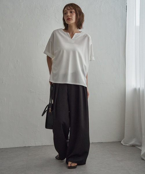 notch.(ノッチ)の「カットジョーゼットキーネックT(Tシャツ/カットソー・レディース・オフホワイト/ブラック・M)」の15枚目の写真