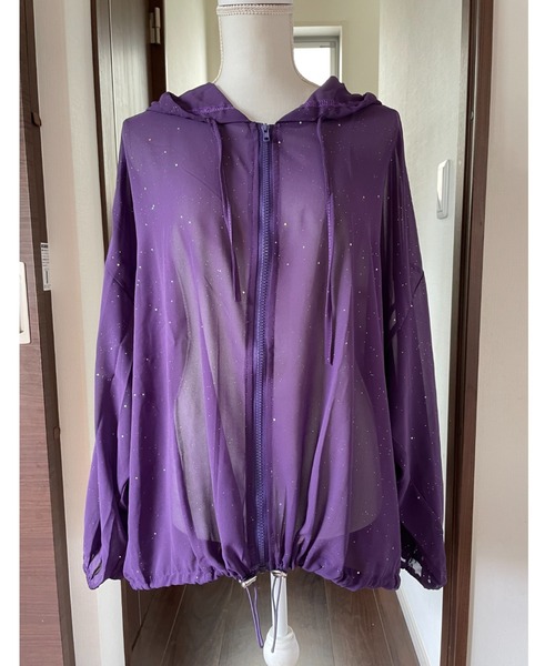 witch（ウイッチ）の「シアーパーカーuvカットゆったりキラキラとした透け感素材（パーカー・レディース・ブラック/ブラウン/ロイヤルブルー/レッド/パープル・FREE）」の4枚目の写真