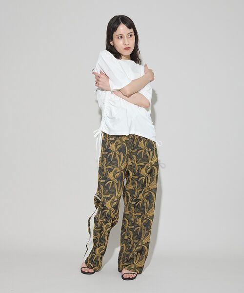 GARAGE OF GOOD CLOTHING(ガレージオブグッドクロージング)の「フラワーサイドラインドロストパンツ(その他パンツ・レディース・イエロー・FREE)」の13枚目の写真
