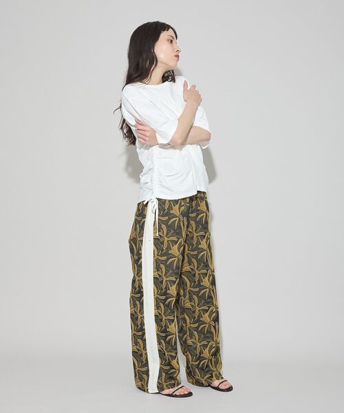 GARAGE OF GOOD CLOTHING(ガレージオブグッドクロージング)の「フラワーサイドラインドロストパンツ(その他パンツ・レディース・イエロー・FREE)」の12枚目の写真