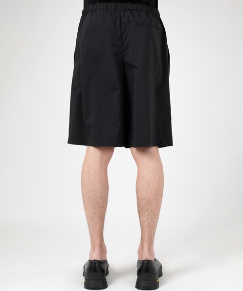 LAD MUSICIAN(ラッドミュージシャン)の「NYLON TASLAN STRETCH SHORT PANTS(その他パンツ・メンズ・ブラック・46/44/42)」の3枚目の写真