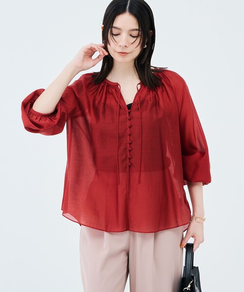 NOLLEY’S(ノーリーズ)の「ウォッシャブルシアーギャザーネックブラウス(シャツ/ブラウス・レディース・レッド/ダークブラウン・38)」の17枚目の写真