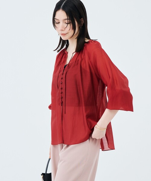 NOLLEY’S(ノーリーズ)の「ウォッシャブルシアーギャザーネックブラウス(シャツ/ブラウス・レディース・レッド/ダークブラウン・38)」の18枚目の写真