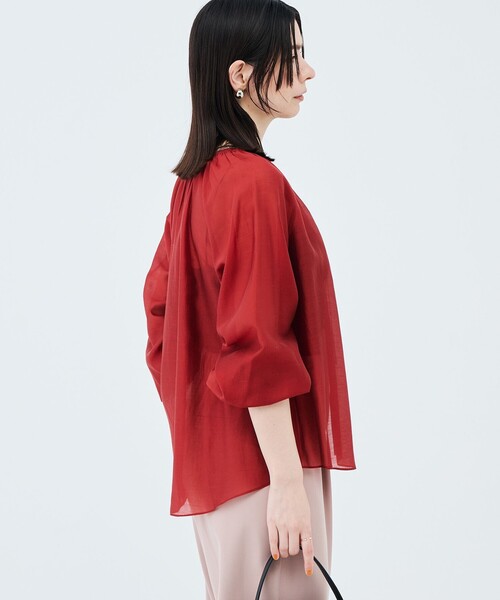 NOLLEY’S(ノーリーズ)の「ウォッシャブルシアーギャザーネックブラウス(シャツ/ブラウス・レディース・レッド/ダークブラウン・38)」の22枚目の写真