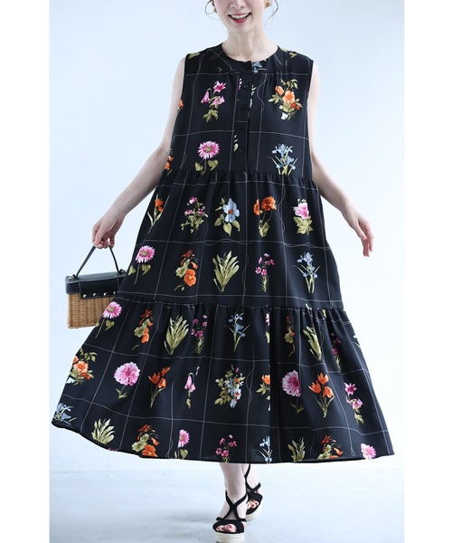 cawaii(カワイイ)の「心ときめく花図鑑ロングワンピース(紐ベルト付き)(ワンピース・レディース・ブラック/アイボリー・FREE)」の2枚目の写真