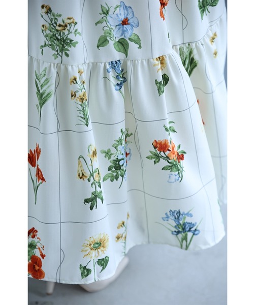 cawaii(カワイイ)の「心ときめく花図鑑ロングワンピース(紐ベルト付き)(ワンピース・レディース・ブラック/アイボリー・FREE)」の19枚目の写真