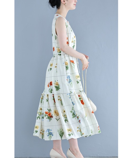 cawaii(カワイイ)の「心ときめく花図鑑ロングワンピース(紐ベルト付き)(ワンピース・レディース・ブラック/アイボリー・FREE)」の14枚目の写真
