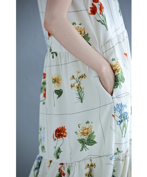 cawaii(カワイイ)の「心ときめく花図鑑ロングワンピース(紐ベルト付き)(ワンピース・レディース・ブラック/アイボリー・FREE)」の9枚目の写真