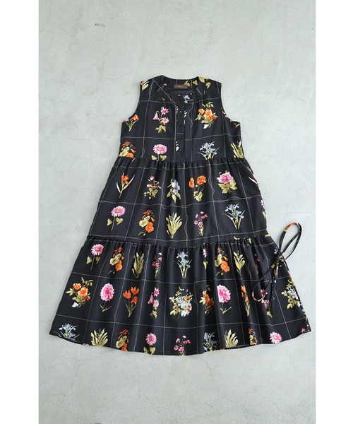 cawaii(カワイイ)の「心ときめく花図鑑ロングワンピース(紐ベルト付き)(ワンピース・レディース・ブラック/アイボリー・FREE)」の12枚目の写真