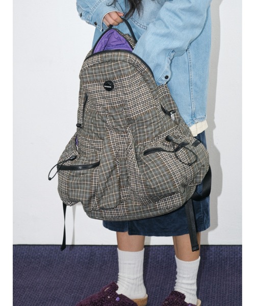 OFFWINTER(オフウィンター)の「【OFFWINTER】雨や汚れに強いコットン ロケットバックパック / リュック 大容量 / PC収納可 16インチ(スペースシリーズ)(バックパック/リュック・メンズ・ダークグリーン/ラベンダー・LARGE)」の2枚目の写真