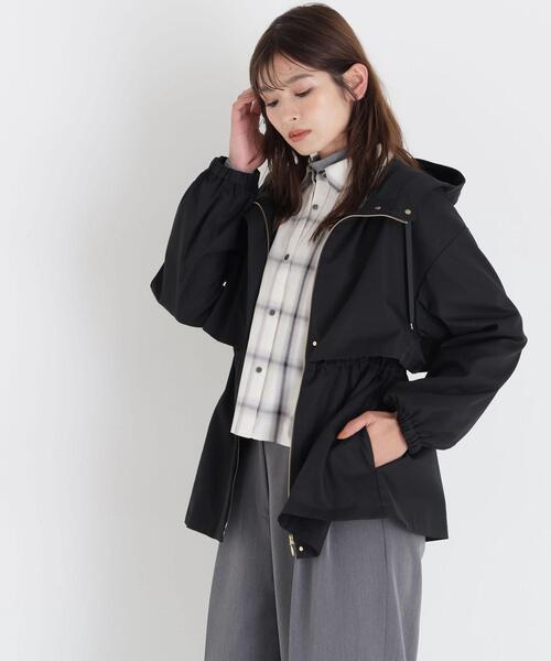 NATURAL BEAUTY BASIC（ナチュラルビューティーベーシック）の「ペプラムマンパ（マウンテンパーカー・レディース・ベージュ/ブラウン/ブラック・SMALL/MEDIUM）」の16枚目の写真