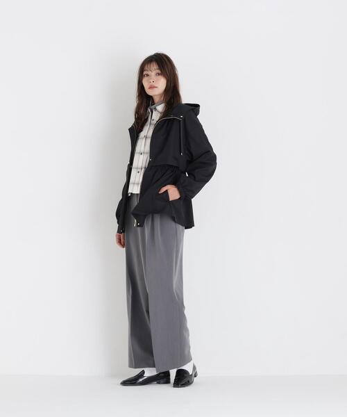 NATURAL BEAUTY BASIC（ナチュラルビューティーベーシック）の「ペプラムマンパ（マウンテンパーカー・レディース・ベージュ/ブラウン/ブラック・SMALL/MEDIUM）」の17枚目の写真