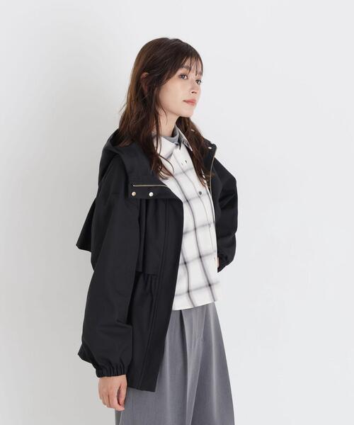 NATURAL BEAUTY BASIC（ナチュラルビューティーベーシック）の「ペプラムマンパ（マウンテンパーカー・レディース・ベージュ/ブラウン/ブラック・SMALL/MEDIUM）」の20枚目の写真