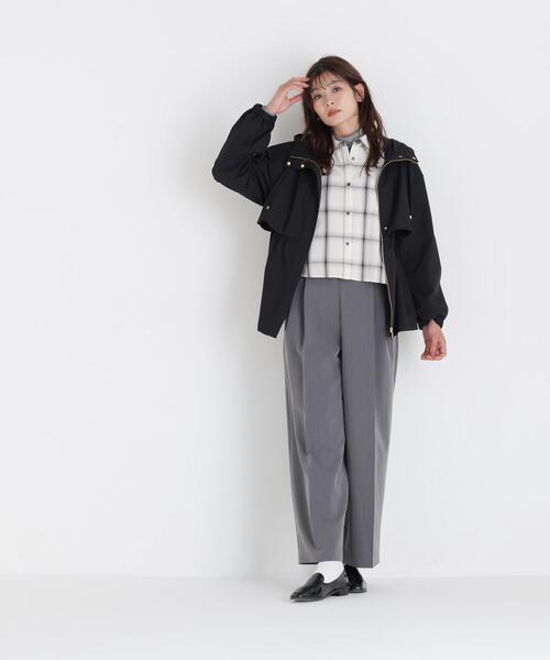 NATURAL BEAUTY BASIC（ナチュラルビューティーベーシック）の「ペプラムマンパ（マウンテンパーカー・レディース・ベージュ/ブラウン/ブラック・SMALL/MEDIUM）」の21枚目の写真