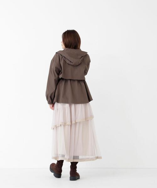 NATURAL BEAUTY BASIC（ナチュラルビューティーベーシック）の「ペプラムマンパ（マウンテンパーカー・レディース・ベージュ/ブラウン/ブラック・SMALL/MEDIUM）」の14枚目の写真