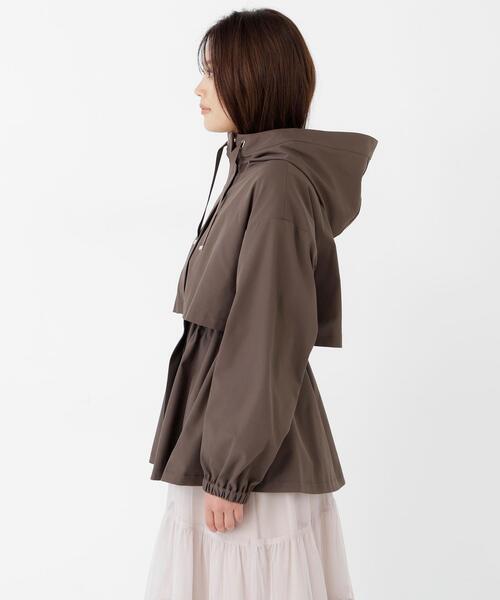 NATURAL BEAUTY BASIC（ナチュラルビューティーベーシック）の「ペプラムマンパ（マウンテンパーカー・レディース・ベージュ/ブラウン/ブラック・SMALL/MEDIUM）」の11枚目の写真