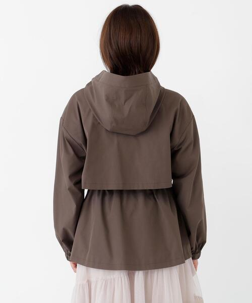 NATURAL BEAUTY BASIC（ナチュラルビューティーベーシック）の「ペプラムマンパ（マウンテンパーカー・レディース・ベージュ/ブラウン/ブラック・SMALL/MEDIUM）」の10枚目の写真