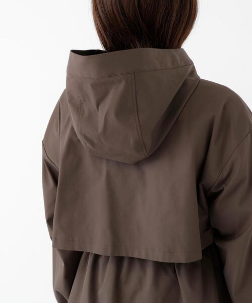 NATURAL BEAUTY BASIC（ナチュラルビューティーベーシック）の「ペプラムマンパ（マウンテンパーカー・レディース・ベージュ/ブラウン/ブラック・SMALL/MEDIUM）」の8枚目の写真