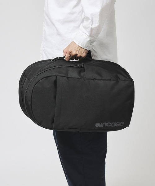incase(インケース)の「INCO500101-BLK Incase Grid Backpack 23L - Black(バックパック/リュック・メンズ・ブラック・ONE SIZE)」の12枚目の写真