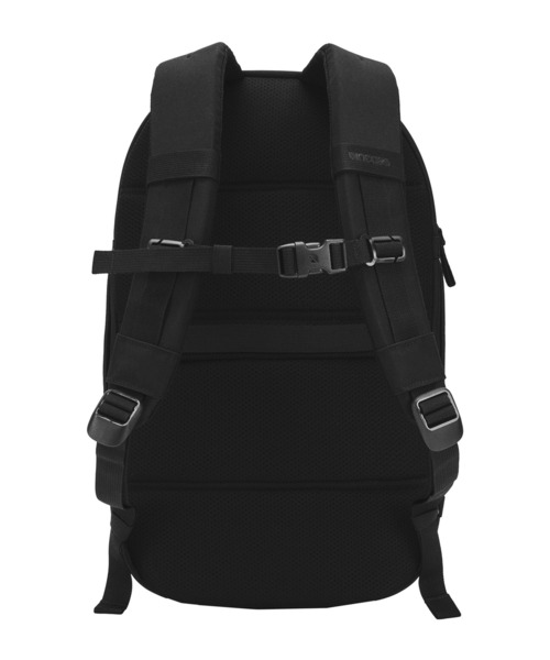 incase(インケース)の「INCO500101-BLK Incase Grid Backpack 23L - Black(バックパック/リュック・メンズ・ブラック・ONE SIZE)」の5枚目の写真