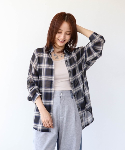 Three Four Time(スリーフォータイム)の「シアーカラーチェックシャツ(シャツ/ブラウス・レディース・ブラック・FREE)」の2枚目の写真