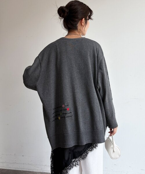 DouDou(ドゥドゥ)の「【WEB限定】レタリング刺繍カーディガン(カーディガン/ボレロ・レディース・グレー/ブラック/チャコールグレー・FREE)」の5枚目の写真