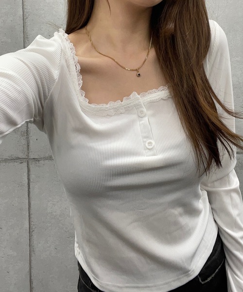 ROGER AND RAW(ロジャーアンドロウ)の「レーストリム ヘンリーネック長袖トップス(Tシャツ/カットソー・レディース・ブラウン/ライトブルー/ホワイト/ブラック・FREE)」の13枚目の写真