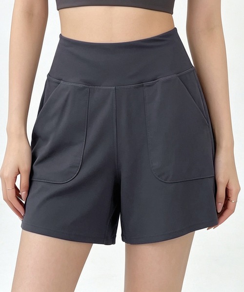 HYSSHOP(エイチワイエスショップ)の「【吸汗速乾/伸縮性有】ステッチ ハイウエスト ショートパンツ レディース トレーニングウェア ジムウェア ピラティスウェア ヨガ・フィットネスウェア(その他パンツ・レディース・チャコールグレー・S)」の1枚目の写真