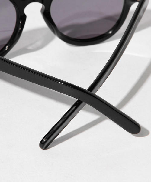 BEAMS(ビームス)の「RAEN / FLOWERS(サングラス・メンズ・ブラック/ブラウン・ONE SIZE)」の8枚目の写真