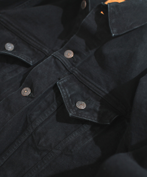 Denime(ドゥニーム)の「BLACK GARMENT DYE G-JKT-3rd-(デニムジャケット・メンズ・ブラック・SMALL/MEDIUM/LARGE)」の11枚目の写真