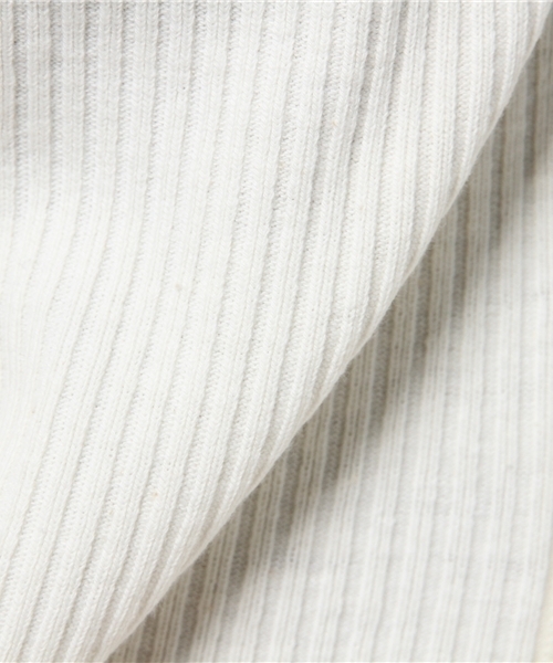 BEN DAVIS MARKET STREET(ベンデイビスマーケットストリート)の「BEN DAVIS MARKET STREET TURTLE NECK -made in japan-(Tシャツ/カットソー・レディース・カーキ/ナチュラル/ネイビー・1/2)」の10枚目の写真