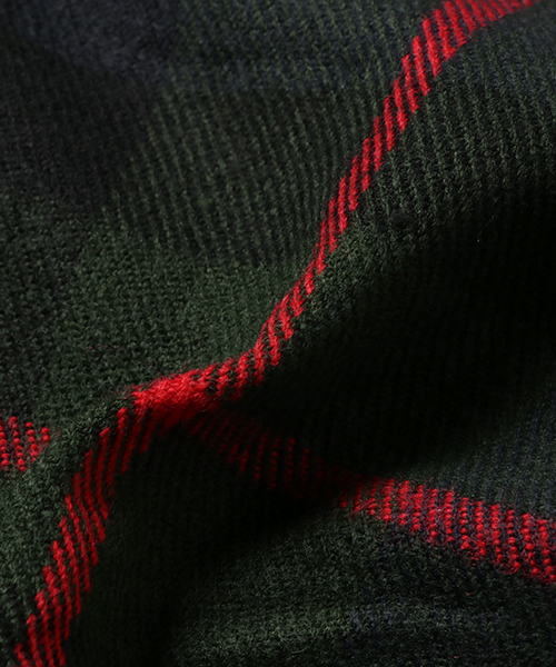 KOBE LETTUCE（コウベレタス）の「チェック柄大判フリンジストール（ストール/ショール・レディース・ホワイト×ブラック/グリーン×オレンジ/ブラウン/グリーン/ホワイト×ネイビー/ネイビー/ボルドー/ホワイト×グリーン/レッド系その他・FREE）」の11枚目の写真