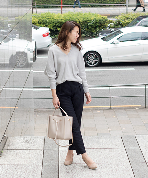 NATURAL BEAUTY BASIC（ナチュラルビューティーベーシック）の「ストライプペグパンツ（その他パンツ・レディース・ダークネイビー/グレー系その他・LARGE/SMALL/MEDIUM）」の8枚目の写真