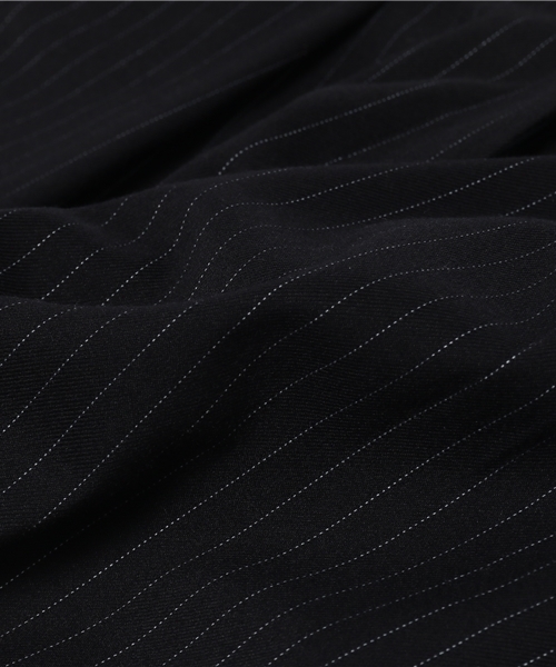 NATURAL BEAUTY BASIC（ナチュラルビューティーベーシック）の「ストライプペグパンツ（その他パンツ・レディース・ダークネイビー/グレー系その他・LARGE/SMALL/MEDIUM）」の4枚目の写真