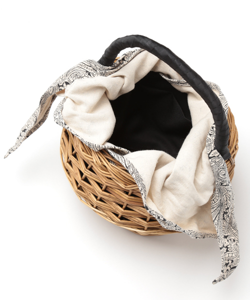 PAPILLONNER（パピヨネ）の「マクラメショルダー付きカゴバッグ（かごバッグ・レディース・ブラック系その他/ブルー系その他・FREE）」の4枚目の写真