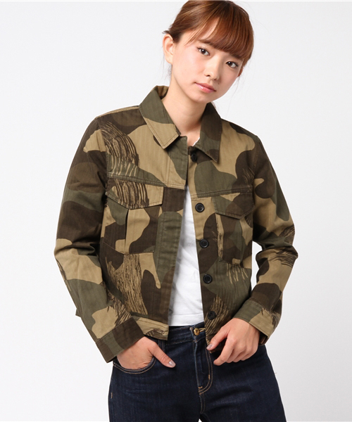 Levi's Made & Crafted（リーバイスメイドアンドクラフテッド）の「LEVI'S(R) MADE&CRAFTED(TM) ショート丈ミリタリージャケット カモフラ CROP MILITARY JACKET（ミリタリージャケット・レディース・グリーン・0/1）」の14枚目の写真