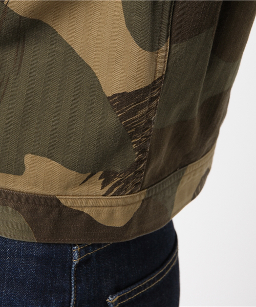 Levi's Made & Crafted（リーバイスメイドアンドクラフテッド）の「LEVI'S(R) MADE&CRAFTED(TM) ショート丈ミリタリージャケット カモフラ CROP MILITARY JACKET（ミリタリージャケット・レディース・グリーン・0/1）」の7枚目の写真