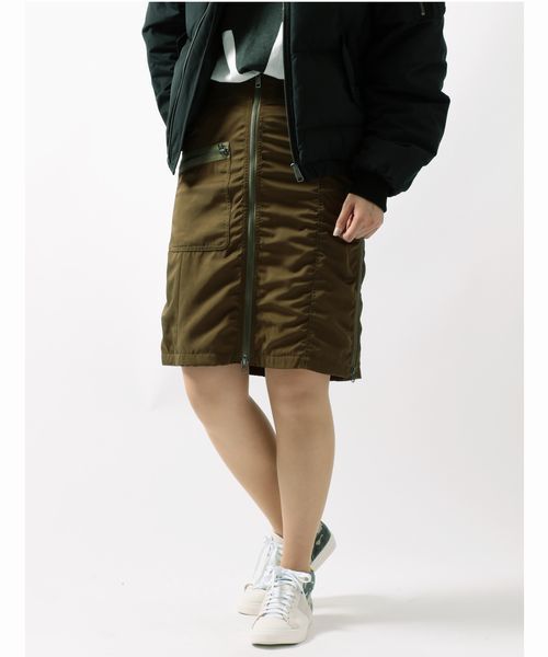 AVIREX(アヴィレックス)の「avirex/ アヴィレックス/ ZIPPERED KNEE LENGTH MA-1 SKIRT/ ジッパー ひざ丈 MA-1 スカート(スカート・レディース・ブラック/オリーブ・MEDIUM/SMALL)」の1枚目の写真